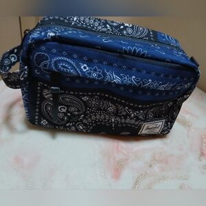 Herschel cosmetic/travel bag